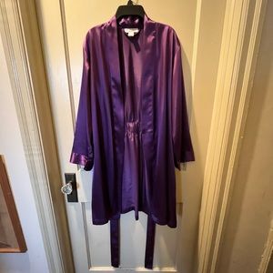 Morgan Taylor Intimates Purple Satiny Dressing Gown Robe